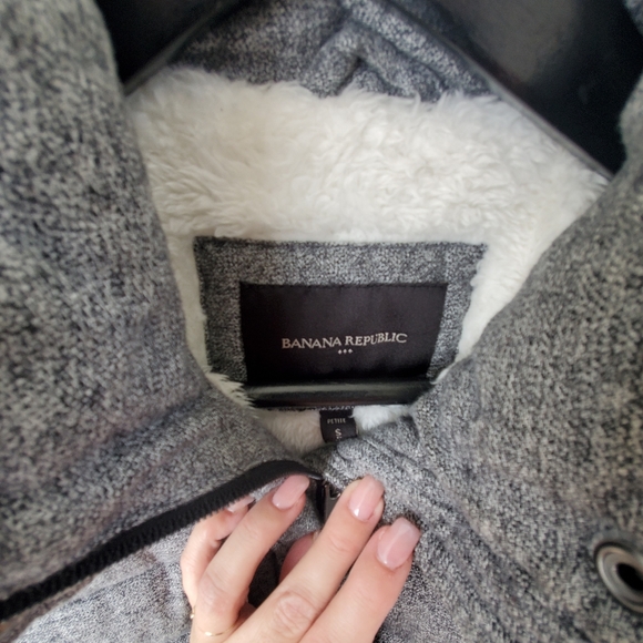 BANANA REPUBLIC-Quilted heather vest with detachable faux fur hood sz.S - Picture 2 of 11